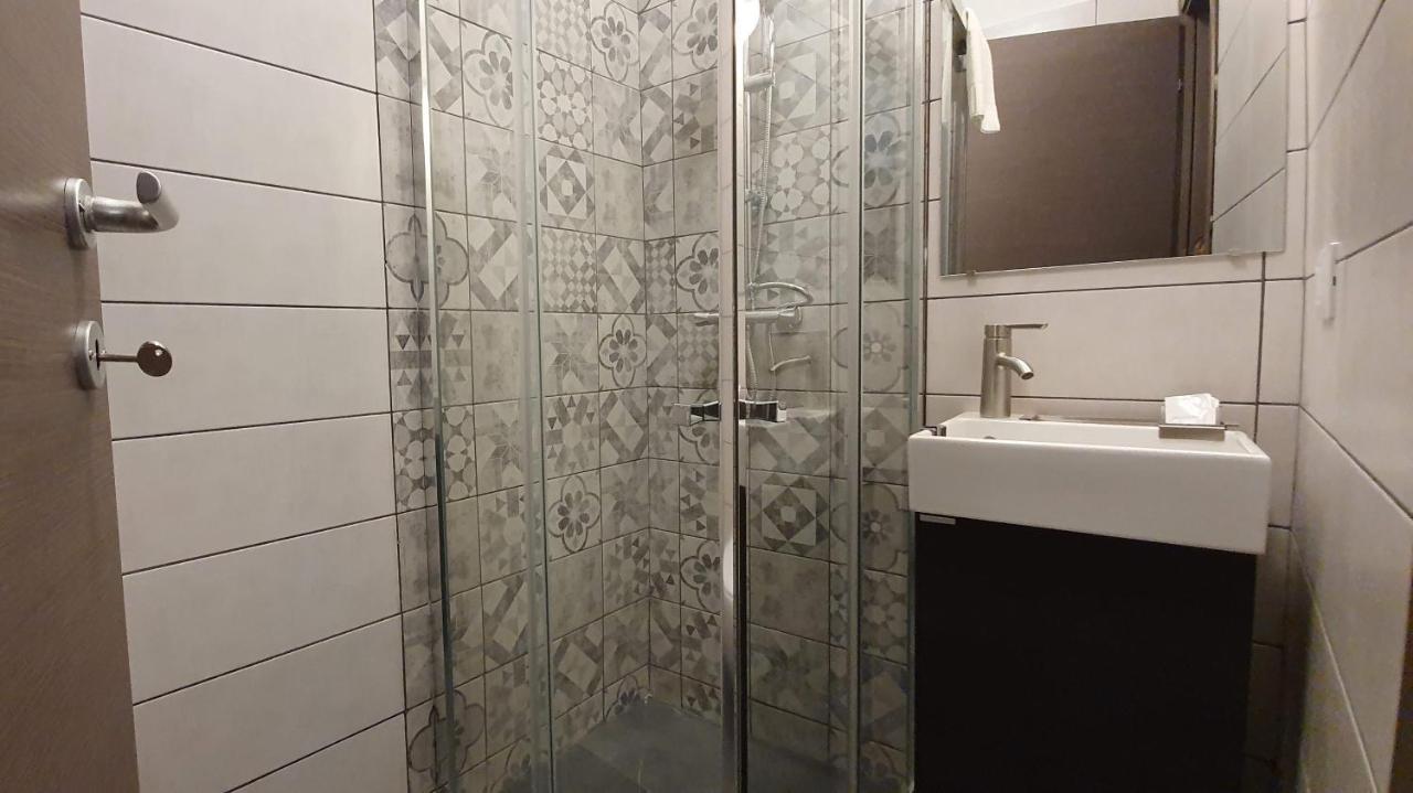 Interno1 Bari Policlinico Hotel Luaran gambar